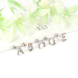 Elegante kleine Ohrstecker - mit bunten Strasssteinen - Buchstaben