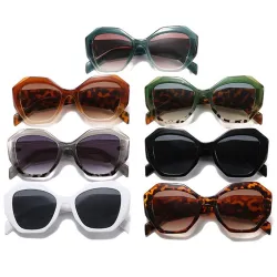Modische übergroße Sonnenbrille - Katzenaugen - bunter Leopard - UV400