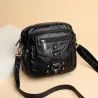 Kleine Schulter-/Gürteltasche - Leder - Nieten - Reißverschlüsse