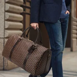 Fashionable travel / fitness bag - large capacity - waterproof - unisexBags