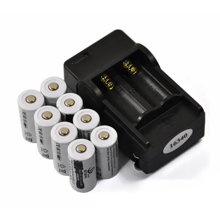 CR123A 16340 - 2200mAh 3.7V li-ion rechargeable battery 8 pieces / 16340 chargerBattery