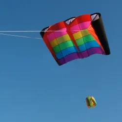 Beach Rainbow Kite - mit Griff / Einzelleine