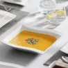 Elegantes Geschirr - Tafelservice aus weißem Porzellan - Tassen - Untertassen - Teller