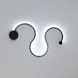 Moderne Wandleuchte - LED - RGB-Fernbedienung - S - W - Linienform