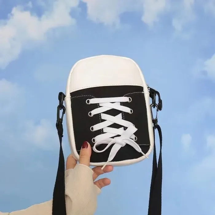 Kleine Umhängetasche aus Segeltuch - Schuhform