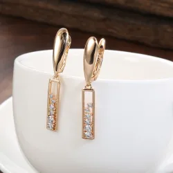 Elegante lange Ohrringe - Roségold / Kristalle