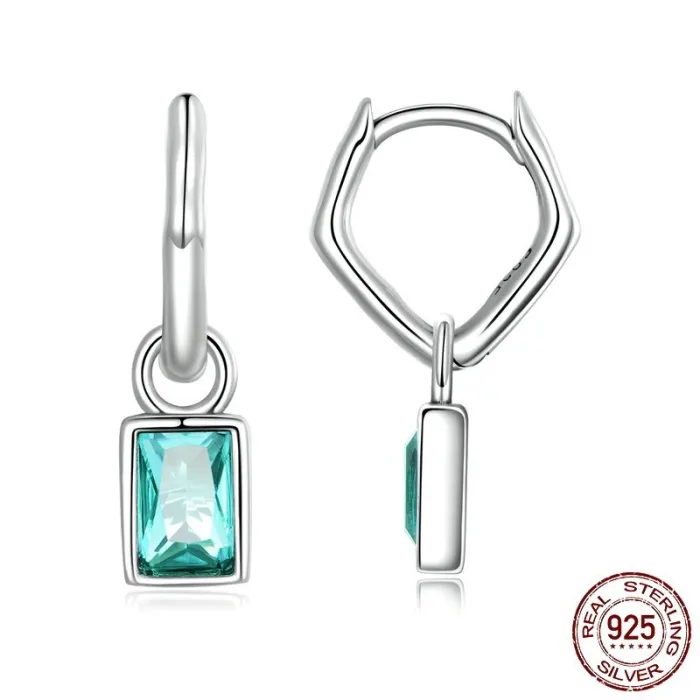 Unregelmäßige lange Ohrringe - quadratischer grüner Zirkon - 925er Sterlingsilber
