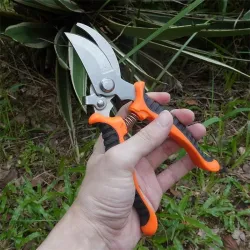 Professionelle Gartenschere - scharfe Gartenschere