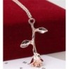 Elegante Halskette mit Rosenanhänger