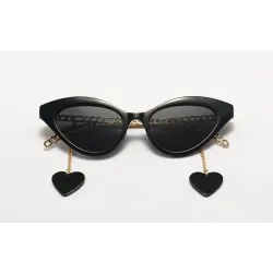 Sonnenbrille im Cat-Eye-Stil - mit Kette / Herz