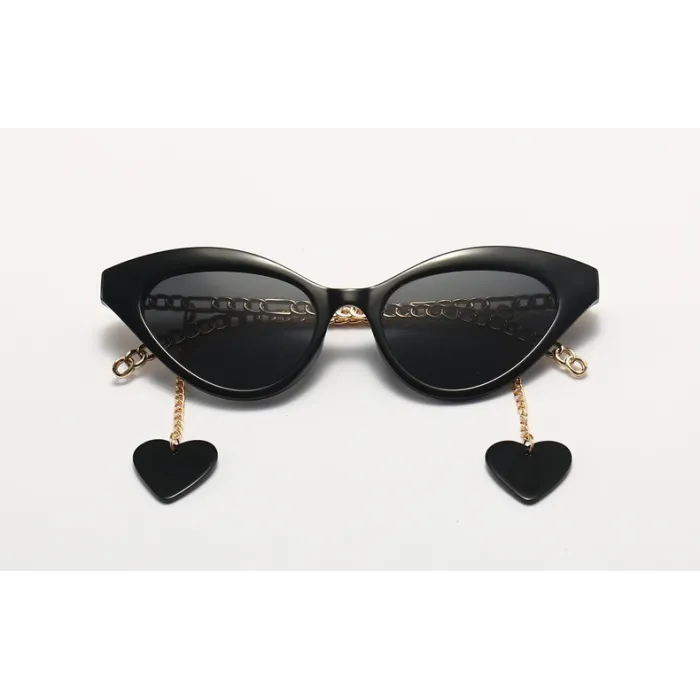 Sonnenbrille im Cat-Eye-Stil - mit Kette / Herz