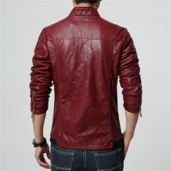 Schlanke Lederjacke - mit Reißverschlüssen / Taschen