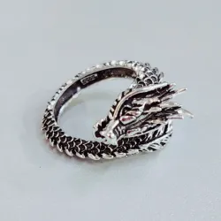 Dragon shaped silver ringRings