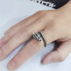 Dragon shaped silver ringRings