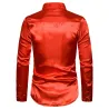 Glänzendes Metallic-Langarmshirt - mit dekorativen Pailletten