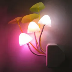 LED-Nachtlicht - Wandstecker - bunte Pilze / Lotusblume