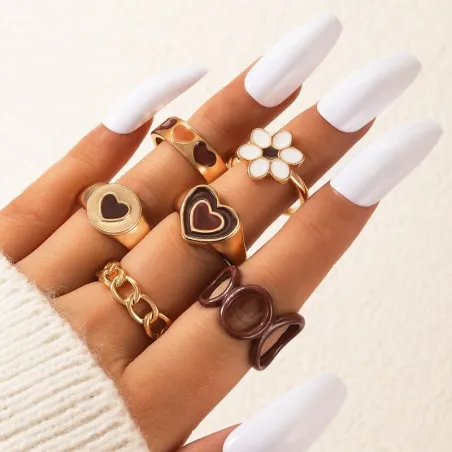 Ringe im Retro-Stil - braune Blumen / Herzen - 6 Stück