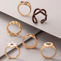 Ringe im Retro-Stil - braune Blumen / Herzen - 6 Stück