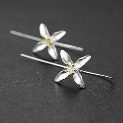 Silberne Blume mit vier Blättern - Ohrringe