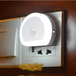 LED Dual USB Ladestecker mit Sensorlicht
