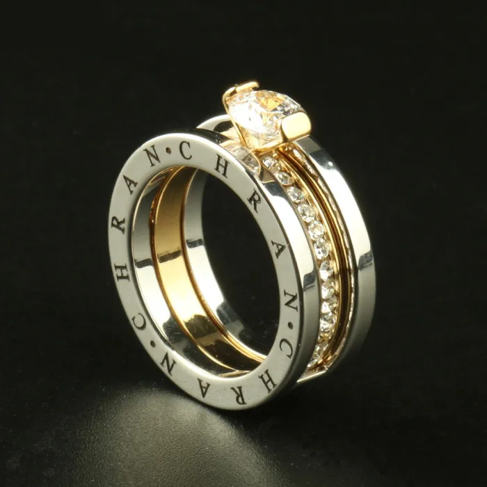 Eleganter Ring mit österreichischem Kristall