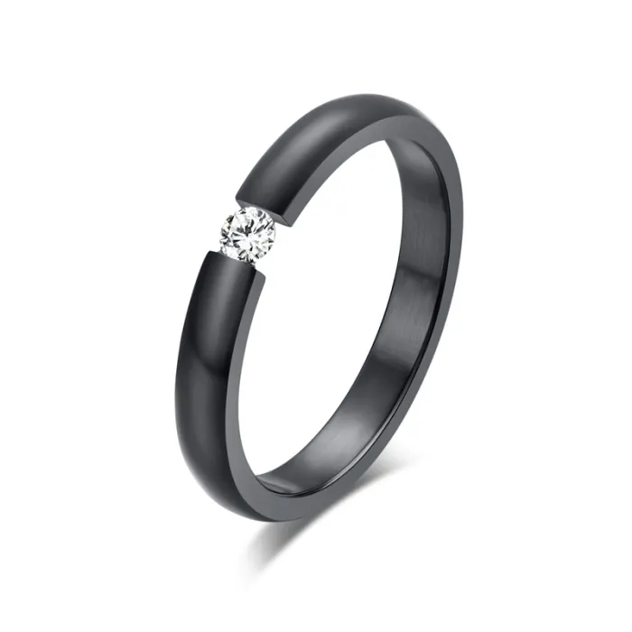 Eleganter Ring mit Kristall - Edelstahl