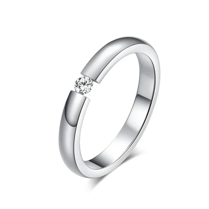 Eleganter Ring mit Kristall - Edelstahl
