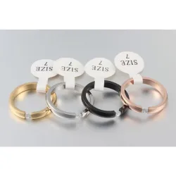 Eleganter Ring mit Kristall - Edelstahl