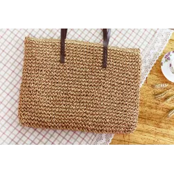 Große Strandtasche aus Stroh