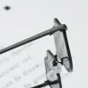 Lippenförmige Sonnenbrille mit Metallrahmen